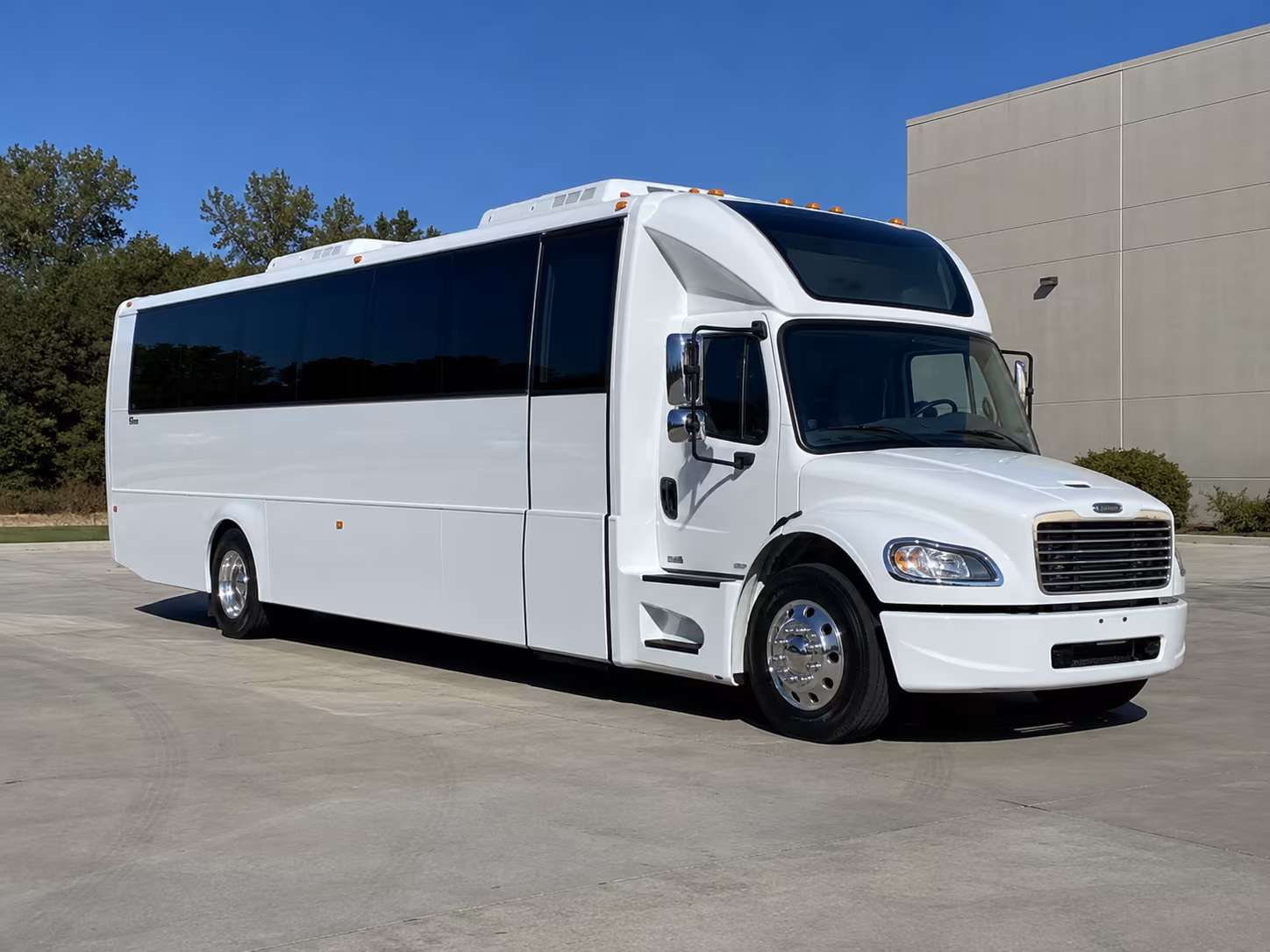 bellevue 28 passenger party bus