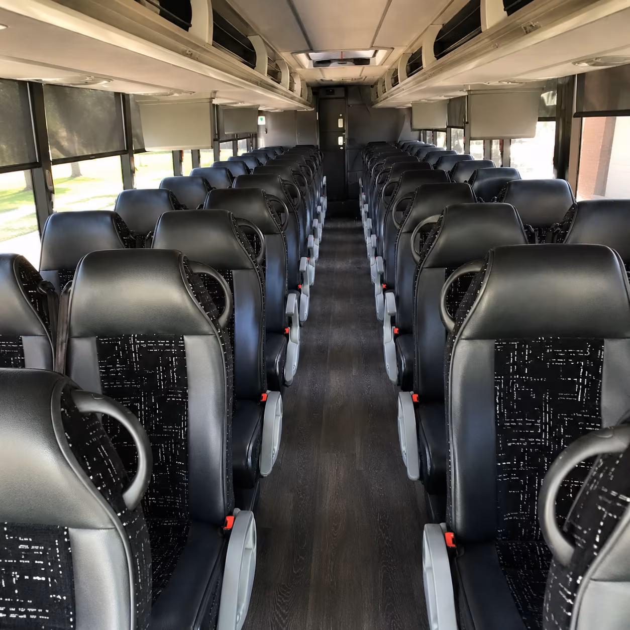 charter buses for uw huskies games at husky stadium