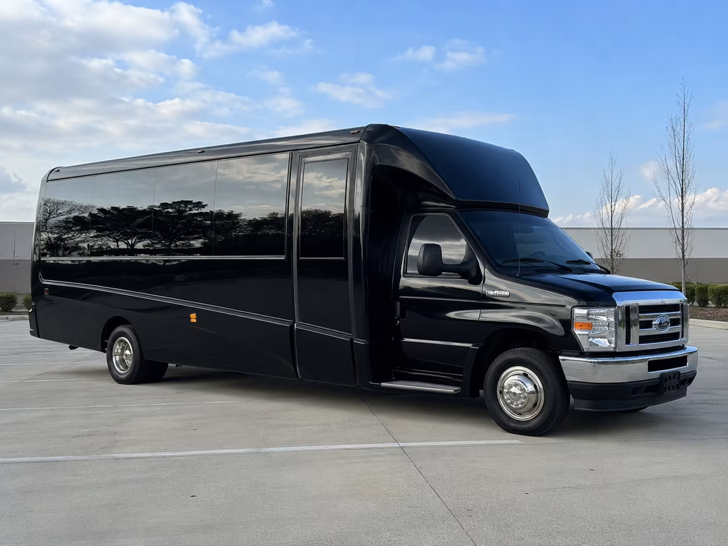charter buses to chateau ste michelle and woodinville wine country concert venues