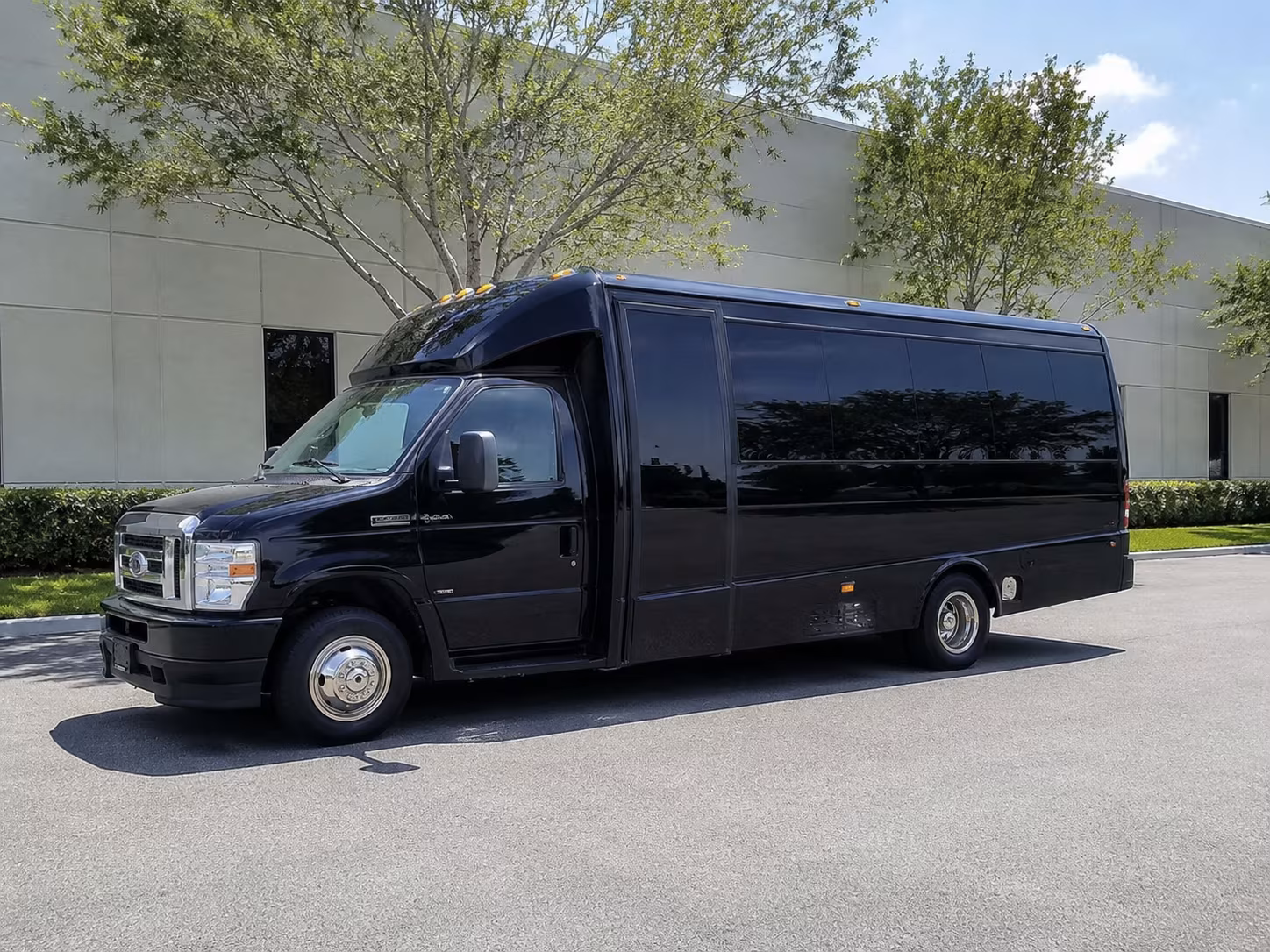 transportation buses for concerts at angel of the winds arena in everett